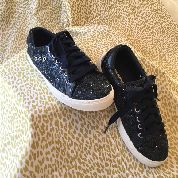 Navy glitter fish head sneakers - Picture 2 of 8